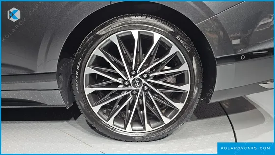 HYUNDAI GRANDEUR 2,5 GASOLINE 2WD