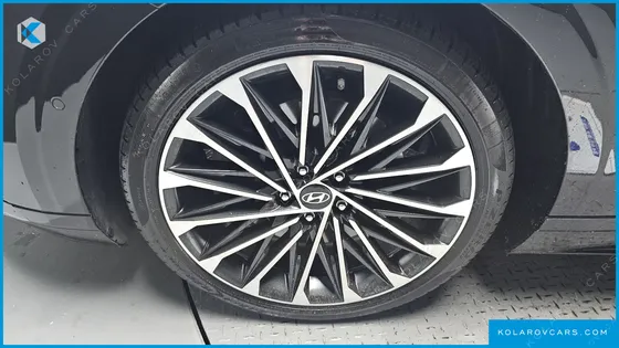 HYUNDAI GRANDEUR 3,5 GASOLINE 4WD