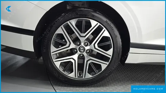 HYUNDAI GRANDEUR 2,5 GASOLINE 2WD