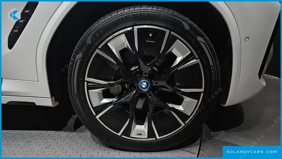 BMW IX3 M SPORTS