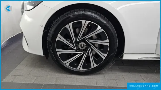 MERCEDES E-CLASS E300 4MATIC EXCLUSIVE