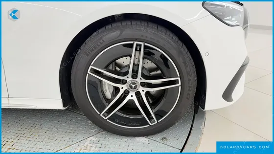MERCEDES E-CLASS E300 4MATIC AMG LINE