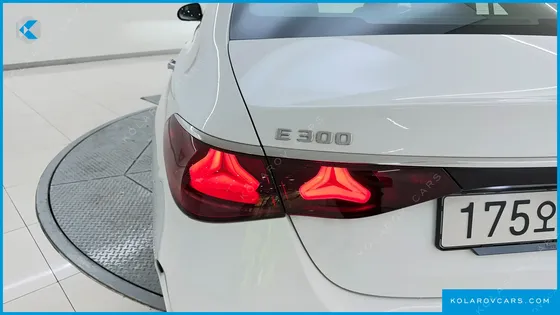MERCEDES E-CLASS E300 4MATIC AMG LINE