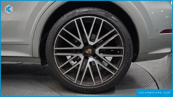 PORSCHE CAYENNE 3.0 COUPE
