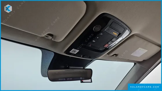 KIA CARNIVAL 9-SEATER PRESTIGE