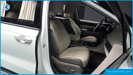 KIA CARNIVAL GASOLINE 9-SEATER HI-LIMOUSINE