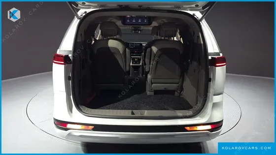 KIA CARNIVAL GASOLINE 9-SEATER HI-LIMOUSINE