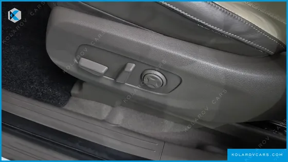 KIA CARNIVAL GASOLINE 9-SEATER HI-LIMOUSINE