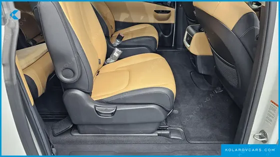 KIA CARNIVAL 9-SEATER PRESTIGE