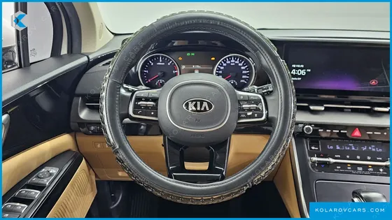 KIA CARNIVAL 9-SEATER PRESTIGE