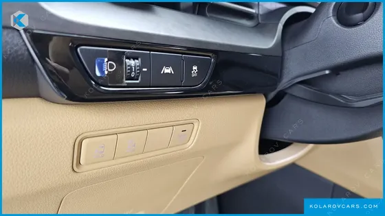 KIA CARNIVAL 9-SEATER PRESTIGE