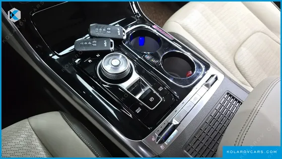 KIA CARNIVAL 9-SEATER HI-LIMOUSINE