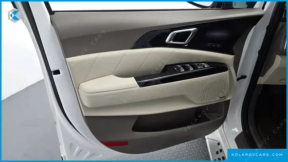 KIA CARNIVAL 9-SEATER HI-LIMOUSINE