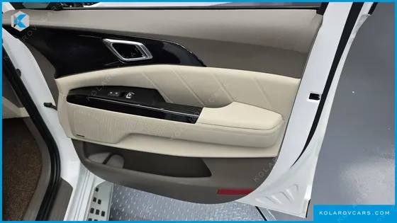 KIA CARNIVAL 9-SEATER HI-LIMOUSINE