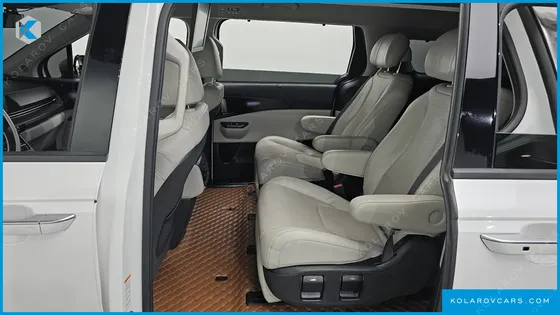KIA CARNIVAL GASOLINE 7-SEATER SIGNATURE