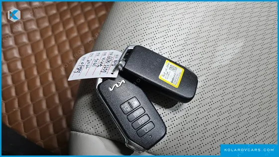 KIA CARNIVAL GASOLINE 7-SEATER SIGNATURE