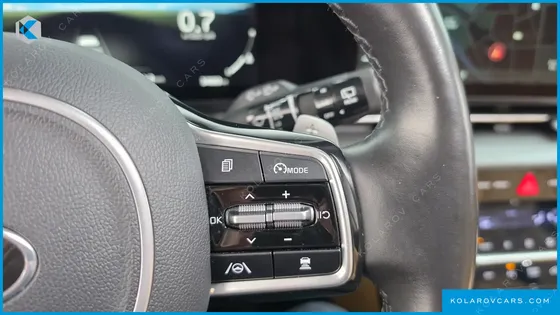KIA CARNIVAL 7-SEATER SIGNATURE