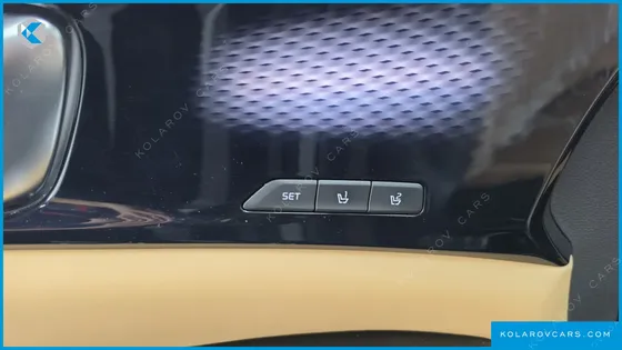 KIA CARNIVAL 7-SEATER SIGNATURE
