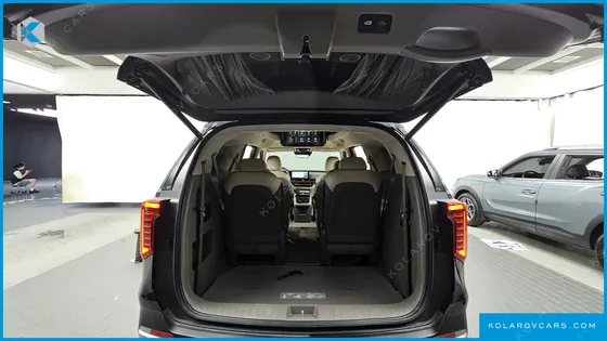 KIA CARNIVAL GASOLINE 9-SEATER HI LIMOUSINE