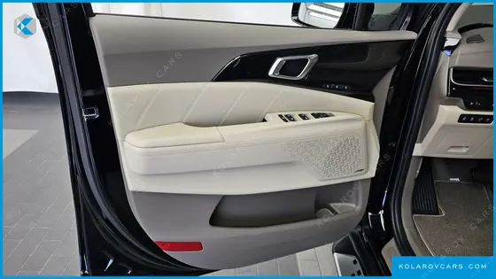 KIA CARNIVAL GASOLINE 9-SEATER HI LIMOUSINE