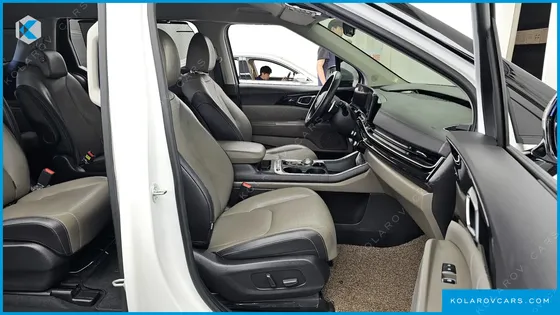 KIA CARNIVAL GASOLINE 9-SEATER SIGNATURE