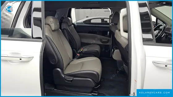 KIA CARNIVAL GASOLINE 9-SEATER SIGNATURE