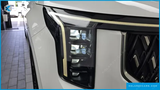 KIA CARNIVAL GASOLINE 9-SEATER SIGNATURE