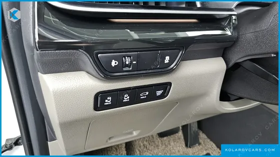 KIA CARNIVAL GASOLINE 9-SEATER SIGNATURE