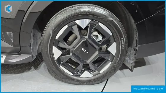 KIA CARNIVAL GASOLINE 9-SEATER NOBLESSE