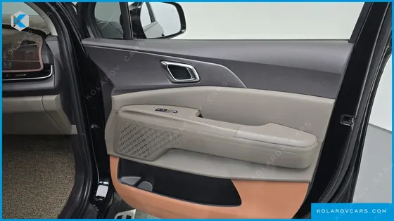 KIA CARNIVAL GASOLINE 9-SEATER NOBLESSE