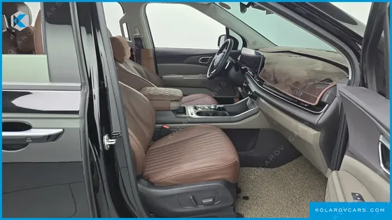 KIA CARNIVAL GASOLINE 9-SEATER NOBLESSE