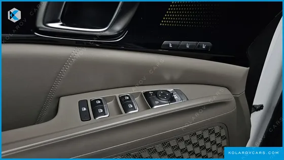 KIA CARNIVAL GASOLINE 9-SEATER SIGNATURE