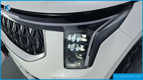 KIA CARNIVAL GASOLINE 9-SEATER SIGNATURE
