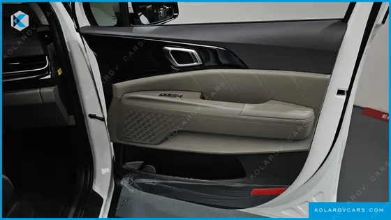 KIA CARNIVAL GASOLINE 9-SEATER SIGNATURE