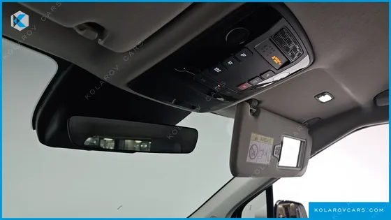 KIA CARNIVAL GASOLINE 9-SEATER SIGNATURE