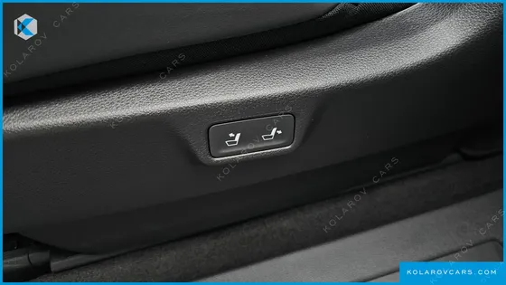 KIA CARNIVAL GASOLINE 9-SEATER SIGNATURE