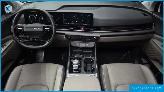 KIA CARNIVAL GASOLINE 7-SEATER NOBLESSE