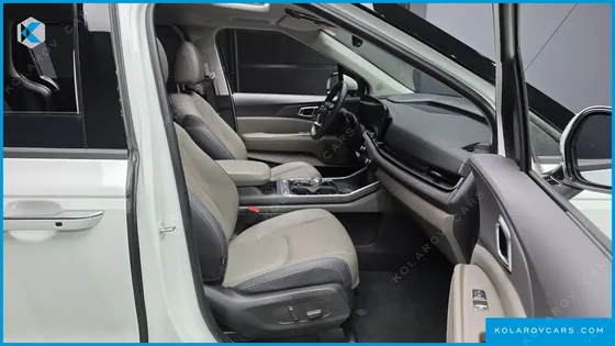 KIA CARNIVAL GASOLINE 7-SEATER NOBLESSE