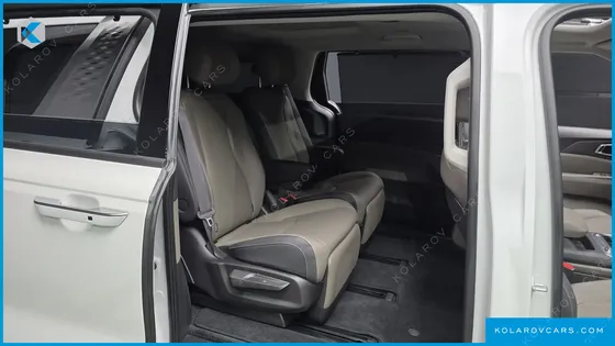 KIA CARNIVAL GASOLINE 7-SEATER NOBLESSE