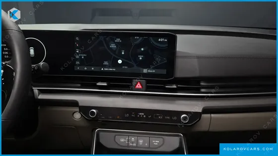 KIA CARNIVAL GASOLINE 7-SEATER NOBLESSE