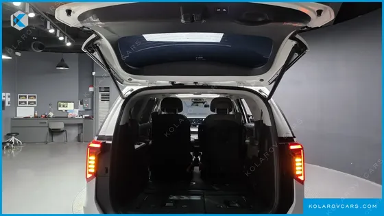 KIA CARNIVAL GASOLINE 7-SEATER NOBLESSE
