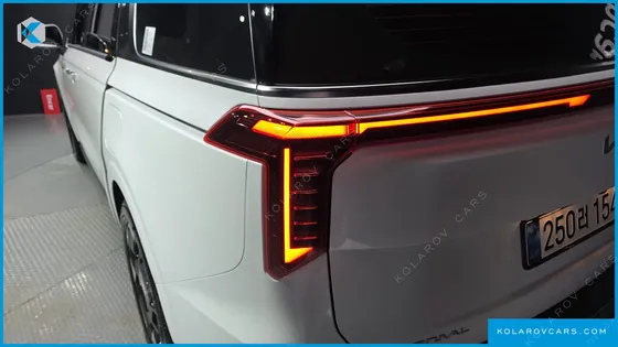 KIA CARNIVAL GASOLINE 7-SEATER NOBLESSE