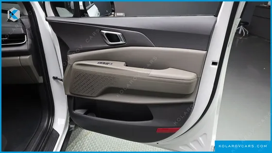 KIA CARNIVAL GASOLINE 7-SEATER NOBLESSE