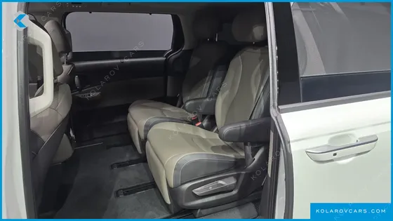 KIA CARNIVAL GASOLINE 7-SEATER NOBLESSE