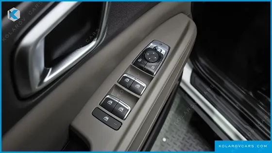 KIA CARNIVAL GASOLINE 7-SEATER NOBLESSE