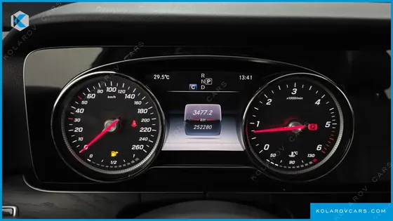 MERCEDES E-CLASS E220D AVANTGARDE