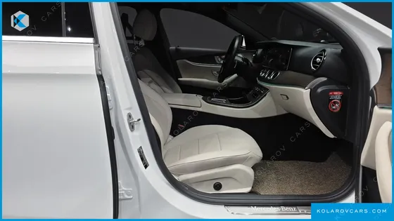 MERCEDES E-CLASS E300E 4MATIC EXCLUSIVE