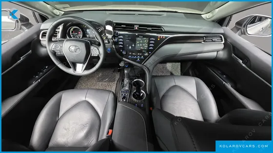 TOYOTA CAMRY 2.5 XLE HYBRID