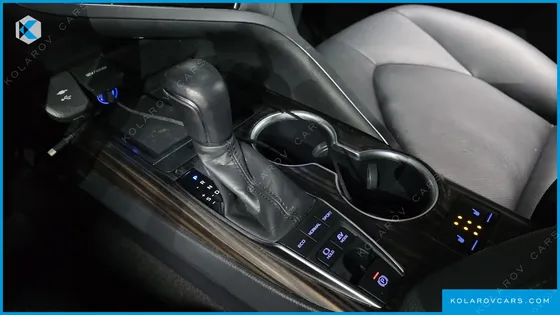 TOYOTA CAMRY 2.5 XLE HYBRID