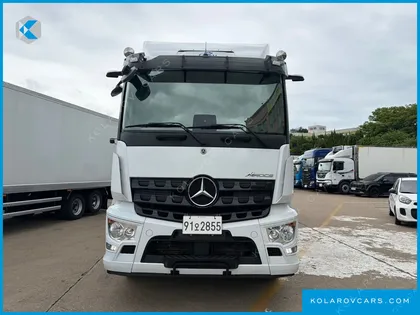 MERCEDES CARGO TRUCK 6X2